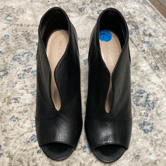 Nine West black heels - Picture 3 of 10